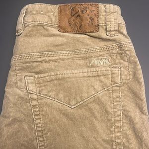 Mountain Khaki Canyon Cord in British khaki. Size 34x34